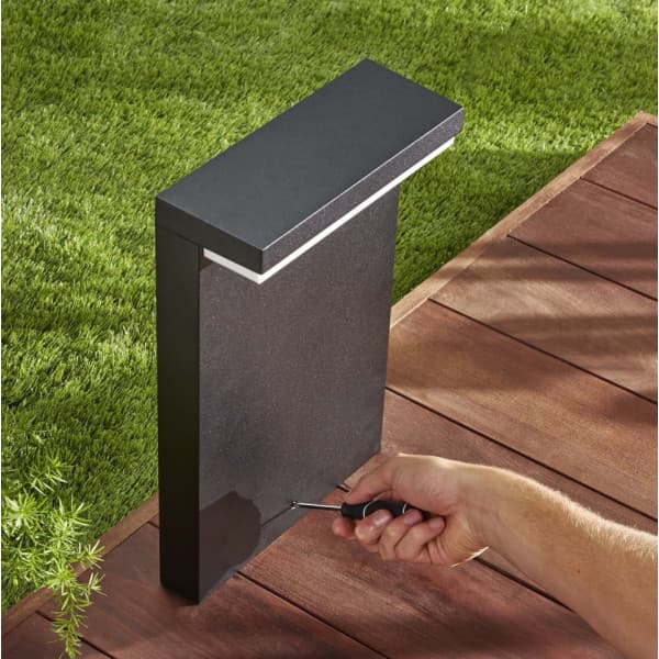 Philips Nyro HUE Outdoor white and color ambiance -älypylväsvalaisin, 40 cm, antrasiitti, ulkokäyttöön 13,5W