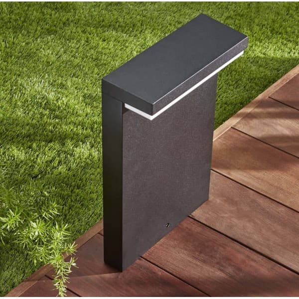 Philips Nyro HUE Outdoor white and color ambiance -älypylväsvalaisin, 40 cm, antrasiitti, ulkokäyttöön 13,5W