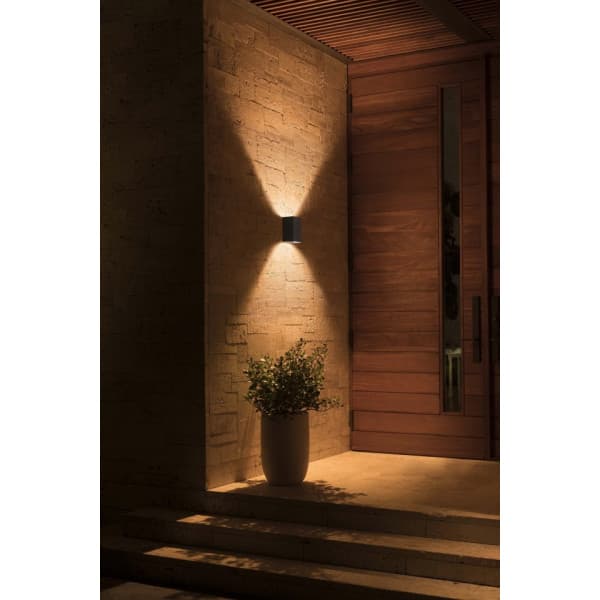Philips Resonate HUE Outdoor smart spotbelysning, 18 cm, antracitgrå