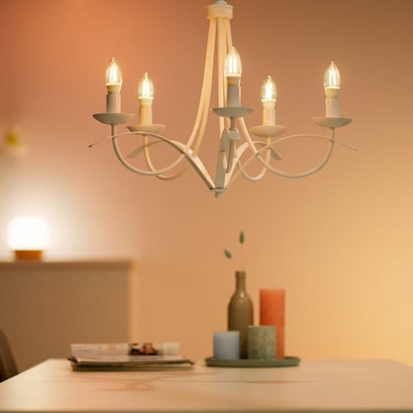 WiZ smartlampe, E14, klart glas, tunable white - hvide lysfarver, Wi-Fi, 2700-6500 K, 470 lm
