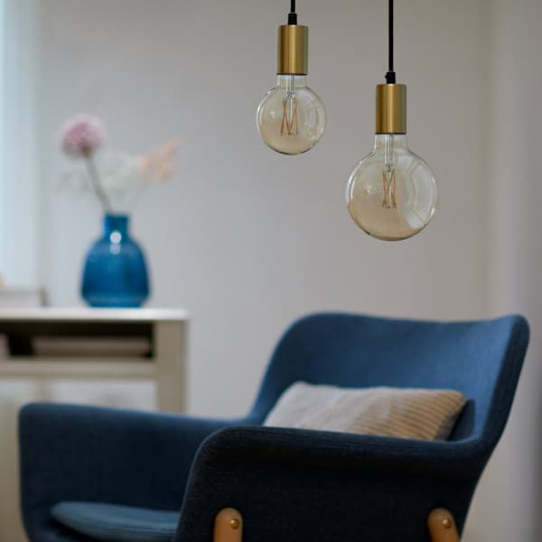 WiZ smartlampa globe, E27, klar glas, tunebar vit - nyanser av vitt ljus, Wi-Fi, 2700-6500 K, 806 lm, 9 cm