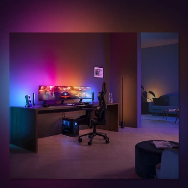 Philips Hue LightStrip Gradient för PC Starter Kit -intelligent LED-ljusremsa och Hue Bridge, för 3 x 24" skärmar
