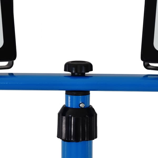 LED-valaisin valkoisella valolla telineess� Rakennusty�maan valonheitin 2x50W