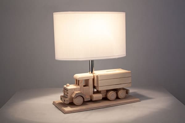 Lastbil bordslampa - Spargris - vit