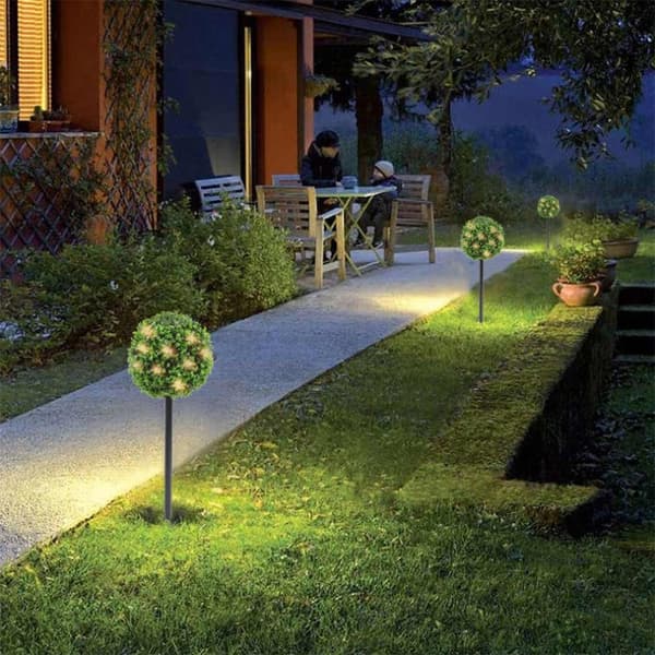 Solar Garden Decoration - Buxbomkulor på stolpar, 3 st.