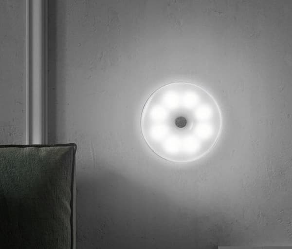 Batteridrevet LED-lampe med bevægelsessensor - Hvid