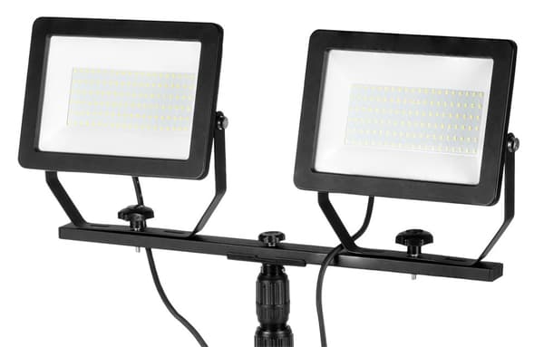Dubbel spotlight 2x100W SMD LED 2 x 8500lm på ett 1,8m stativ
