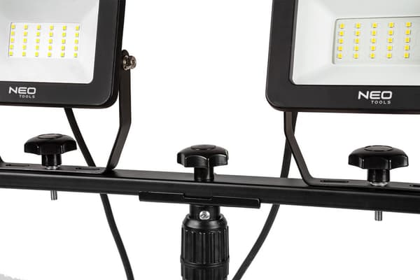 Kaksinkertainen kohdevalo 2x50W SMD LED 8500lm 230V 1,8m jalustalla