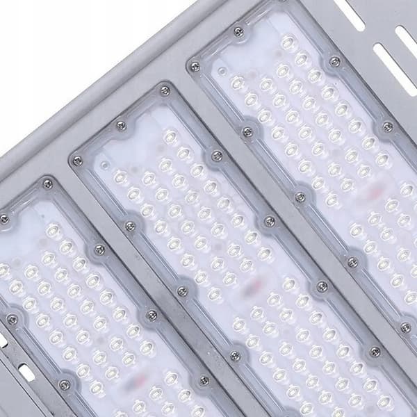 TEHOKAS ULKOKATUVALAISIMEN HAKUVALAISIN TAUVOON 300W KUORMA-AUTOALUEEN