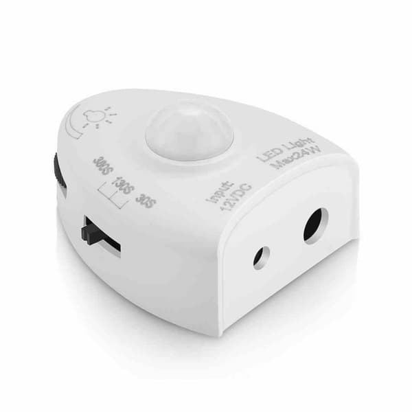 Enkel LED-remsa med rörelsesensor för att belysa en 120 cm säng