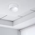 Miniatyrbillede 3 af 7: Bali Round White Flush Mount