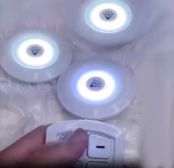 BATTERIDREVET LED-LAMPE TRÅDLØS + FJERNBETJENING SÆT MED 3