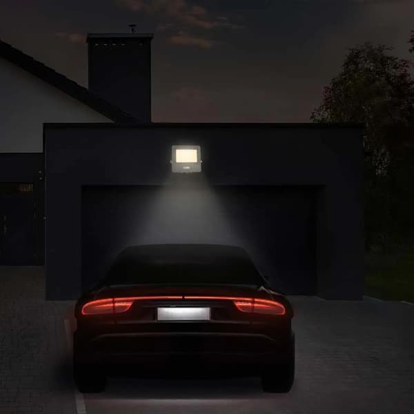 LED-projektor V-TAC VT-158S med anslutningskopplare 50W 6500K 4000lm rörelsedetektor (SKU 20279) Vit