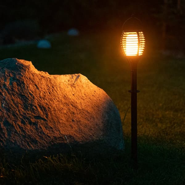 SOLLAMPA SOM IMITAR EN LÅGA
