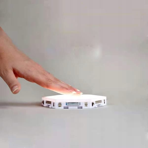 SÆT MED 8 LED VÆGLAMPER HEXAGON HEXAGON HVID TOUCH Quantum