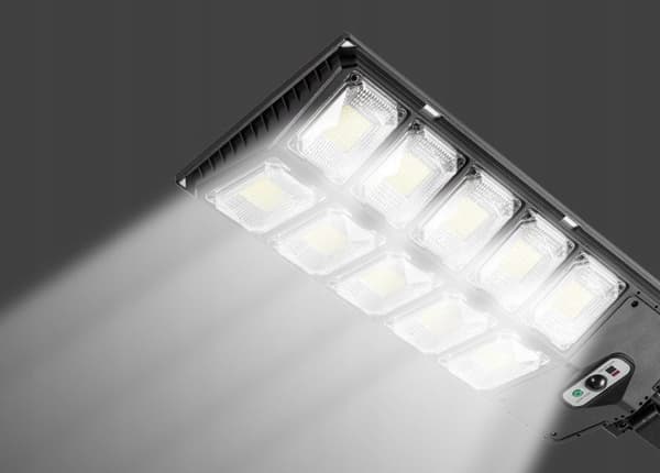 LED-AURINKOVALAISIN LIIKE- JA HÄMÄRÄTUNNISTIMELLA 1000 W KAUKOSÄÄTIMEN PIDIKE STREET