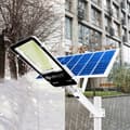 Pikkukuva 11 / 11: TEHOKAS LED-AURINKOVALAISIN 800 W HÄMÄRÄTUNNISTIMELLÄ KATUVALAISIN KAUKOSÄÄDIN PUUTARHAAN