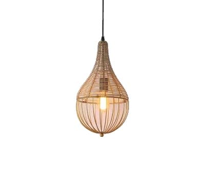 Pendellampa, metallkonstruktion, elegant design,En liten
