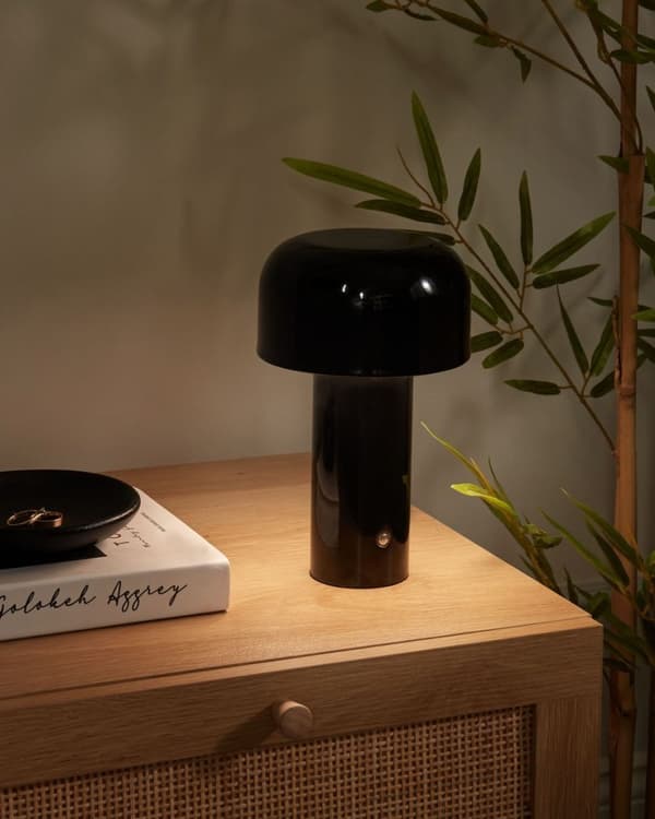 BESOS Trådløs LED Bordlampe Med Lysdæmper Metal Sort Lumarko!