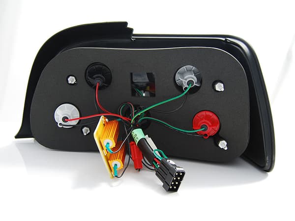 BMW E36 12 90-08 99 C/C - Johtavat takavalot, punaiset ja kirkkaat LED-valot