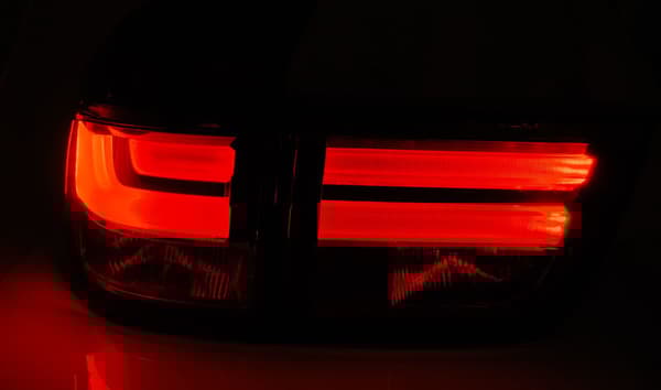 Takavalot BMW X5 E70 03 07-05 10 PUNAINEN CLEAR LED