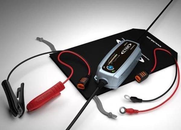 CTEK Lithium XS -akkulaturi