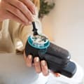 Miniatyrbild 5 av 5: Cecotec Lint remover with rechargeable battery, up to 45-minute run time, safety system and 3 ultra-sharpened blades that reach up to 8800 rpm. Inclu