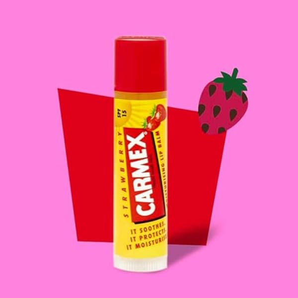 Läppvård - CARMEX - Carmex Strawberry Moisturizing Lip Balm - SPF 15 - Strawberry färg - 0,05 L