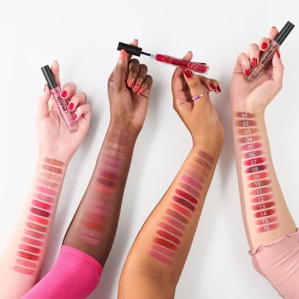 Läppstift - ESSENCE - GLOSS STAY 8H MATTE LIQUID - Matt finish - Vattenfast - Nyans 05 ESSENCE