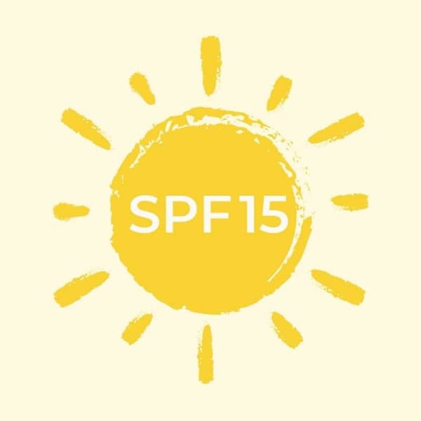 Fuktcerat Carmex Triplo Jordgubbe Ananas 3 Delar Cerise Spf 15