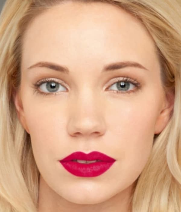 REVLON Bold Matte Lipstick-Show Stopper