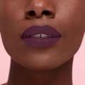 Miniatyrbild 5 av 5: L'Oréal Paris Infallible Ultra-Matte Liquid Lipstick 830 Blackcurrant Crush
