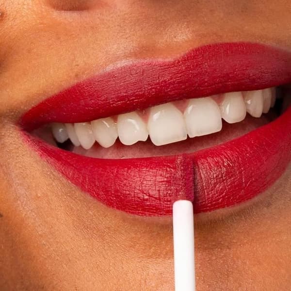 3INA MAKEUP - Le Rouge à Lèvres Liquide 270 - Röd Läppstift med Hyaluronsyra - Matta Läppstift - Färg