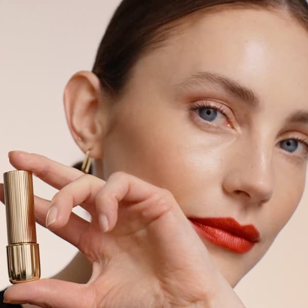 Oriflame Giordani Gold Eternal Glow Lipstick SPF 25 - Eldröd 3,8 g