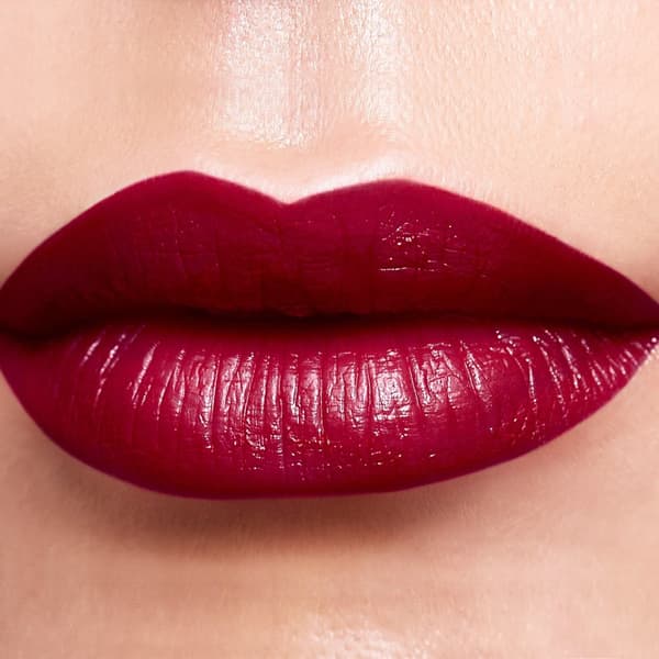 Oriflame OnColour läppstift - Djupröd 2,5 g