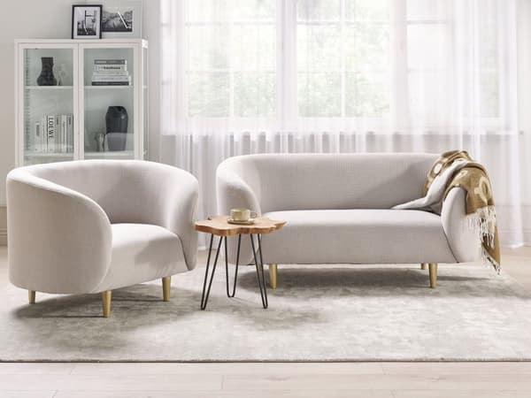 Sohvaryhmä beige kangas verhoiltu kultaiset rautajalat kolmelle kaareva perinteinen glamour tyyli