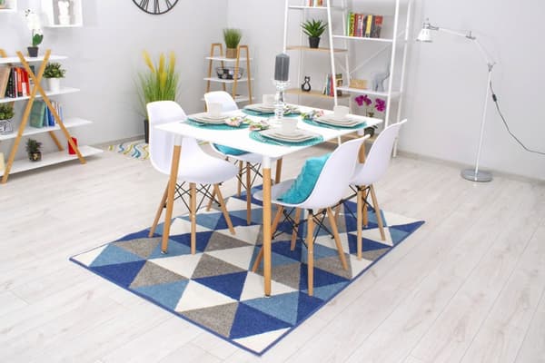 TODI 80 cm vitt runt bord + 4 vita OSAKA stolar