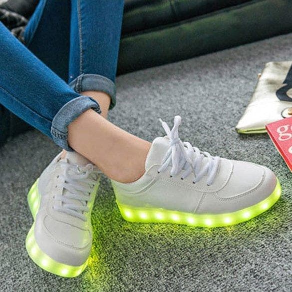 LED skor sneakers Barn/Vuxna, VITA - storlek 27-45 Storlek 37 Vita