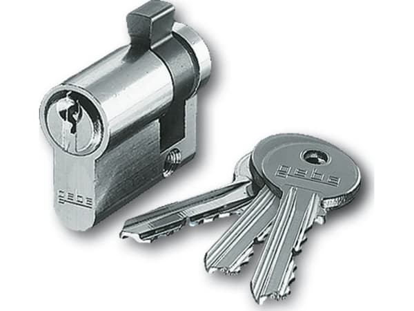 Busch-Jaeger Schalterserien. Produkttyp: Euro profile cylinder, Produktfarbe: Silber, Anzahl der enthaltenen Schlüssel: 3 Stück(e) (0470-0-0021)