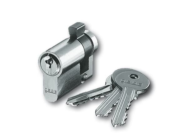 Busch-Jaeger Schalterserien. Produkttyp: Euro profile cylinder, Produktfarbe: Silber, Anzahl der enthaltenen Schlüssel: 3 Stück(e) (0470-0-0021)