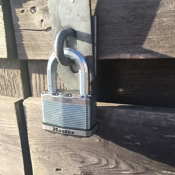 Sæt med 3 MASTER LOCK M5EURTRILF hængelåse med nøgle - Meget høj sikkerhed - Lamineret stål - M-bøjle