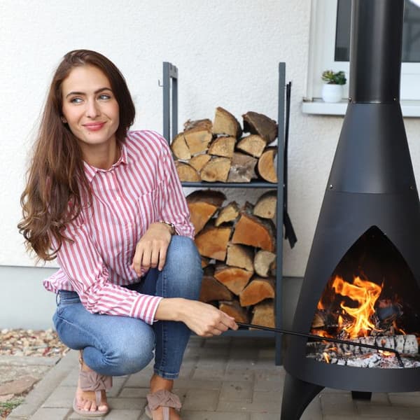 Relaxdays Eldställ Kamin 100x60x30 cm bränsleställ 2 nivåer trä vedställ för ved 4 krokar, antracit