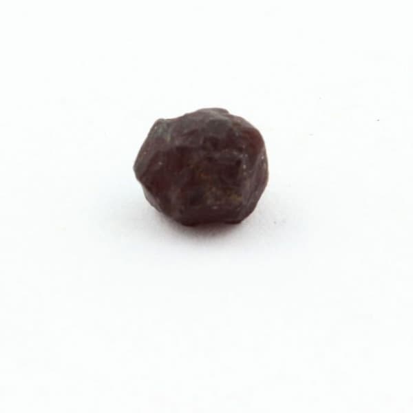 Stenar och Mineraler - Granat - Skarduområde - 0.607 ct - Röd - Äkthetsintyg