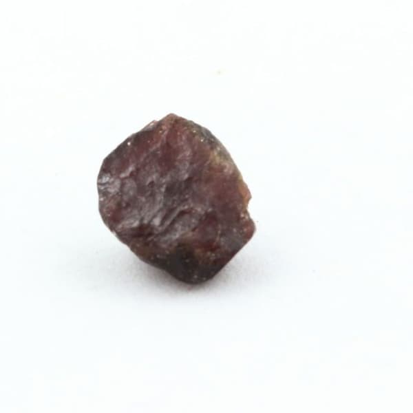 Stenar och Mineraler - ABIJOUX - Granat - 0.600 ct - Röd - Skardu-området, Pakistan