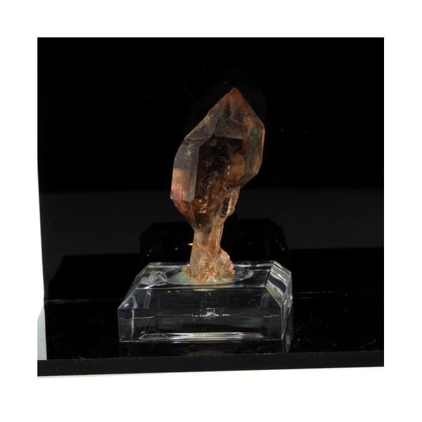 Stenar och mineraler. Ametist rökt spiralkvarts. 155,0 cent. Madagaskar.