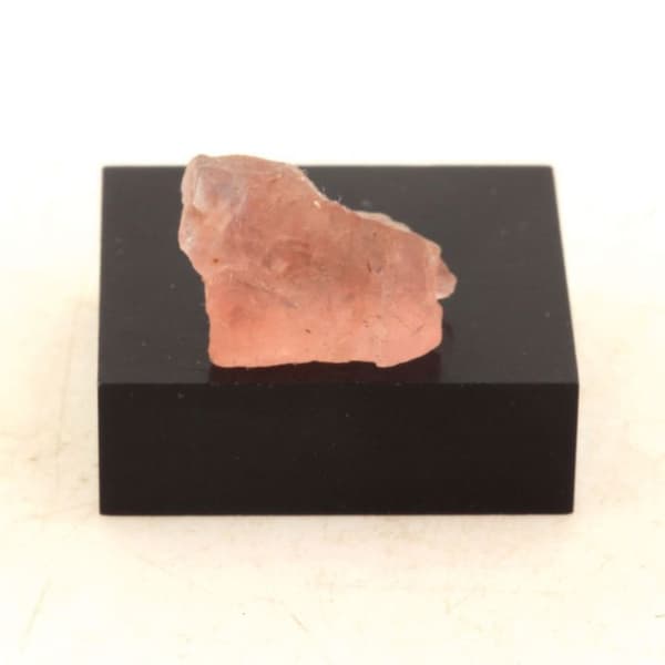 Fluorit Rosé - Massif du Mont-Blanc - 17 ct - Äkthetscertifikat - 16x9x6 mm - Naturlig kristall