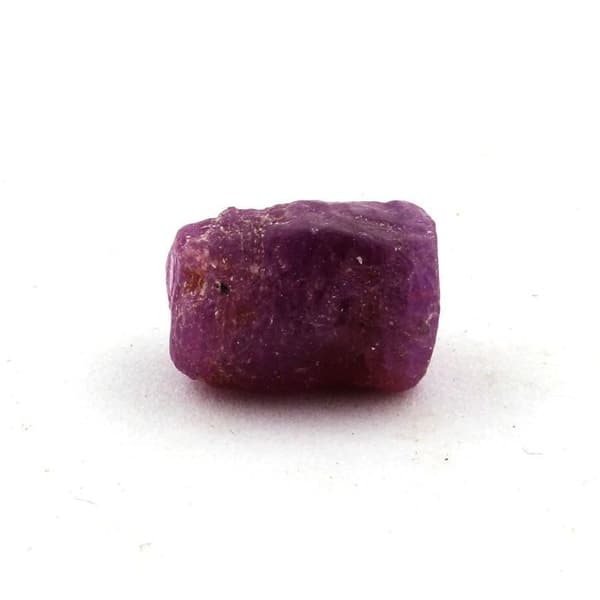Stenar och mineraler. Rubin. 5,23 cent. Kiteto-distriktet, Manyara-regionen, Tanzania.