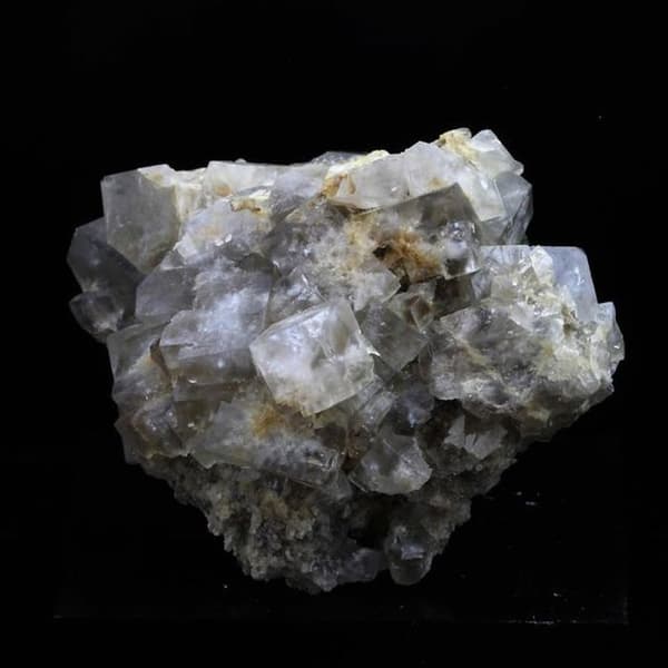 Stenar och mineraler. Flusspat. 334,0 cent. Rätter, Ardèche, Frankrike.