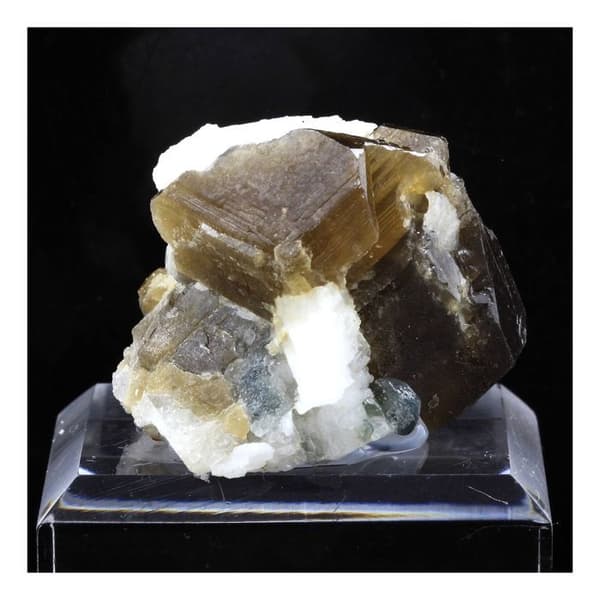 Stenar och mineraler. Mesitit, Ortoklas, Apatit. 370,0 ct. Linópolis, Minas Gerais, Brasilien.