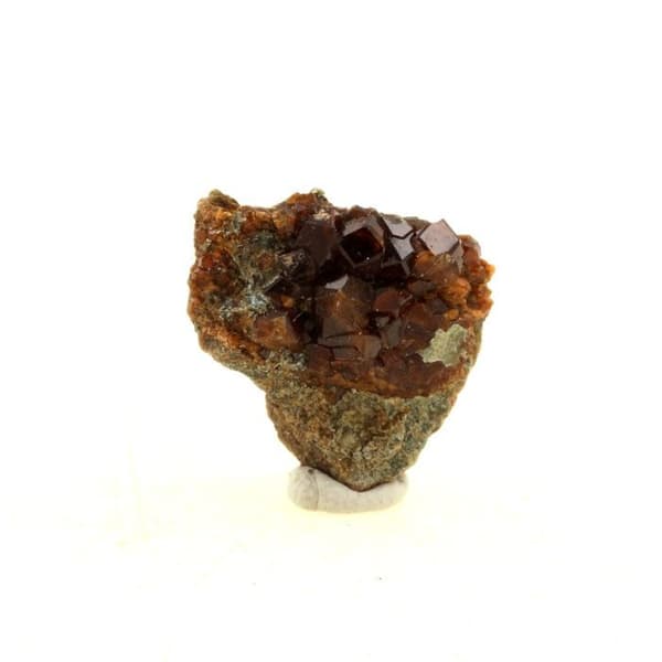 Stenar och mineraler - ABIJOUX - Hessonite granat + klinoklor - Nonza, Haute-Corse, Frankrike